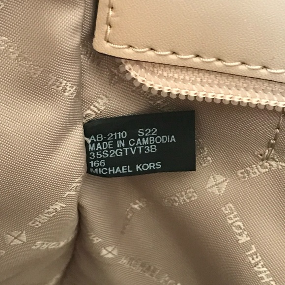 🌼Michael Kors Set - Picture 12 of 16
